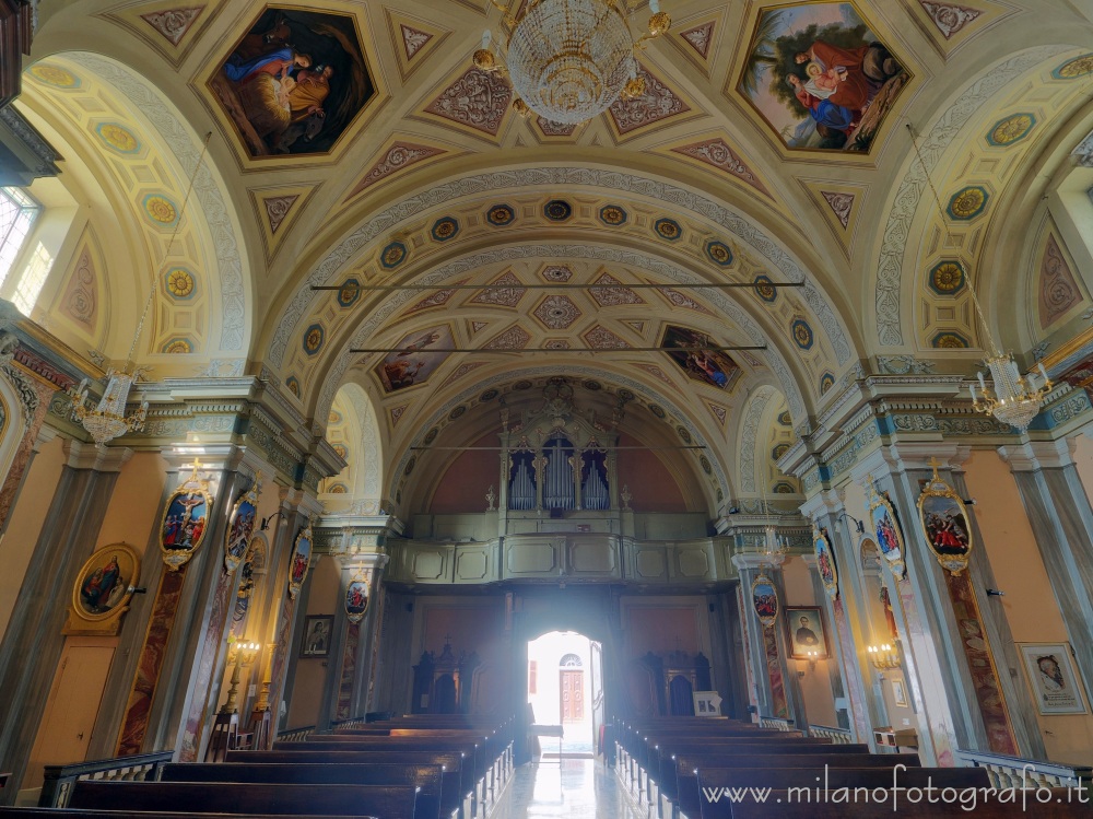 Andorno Micca (Biella) - Navata della Chiesa di San Giuseppe di Casto